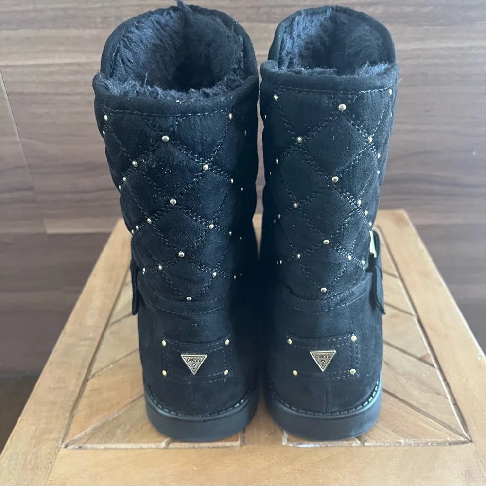 Guess black quilted studded buckle Women boots with inside faux fur Size 10 Y2K